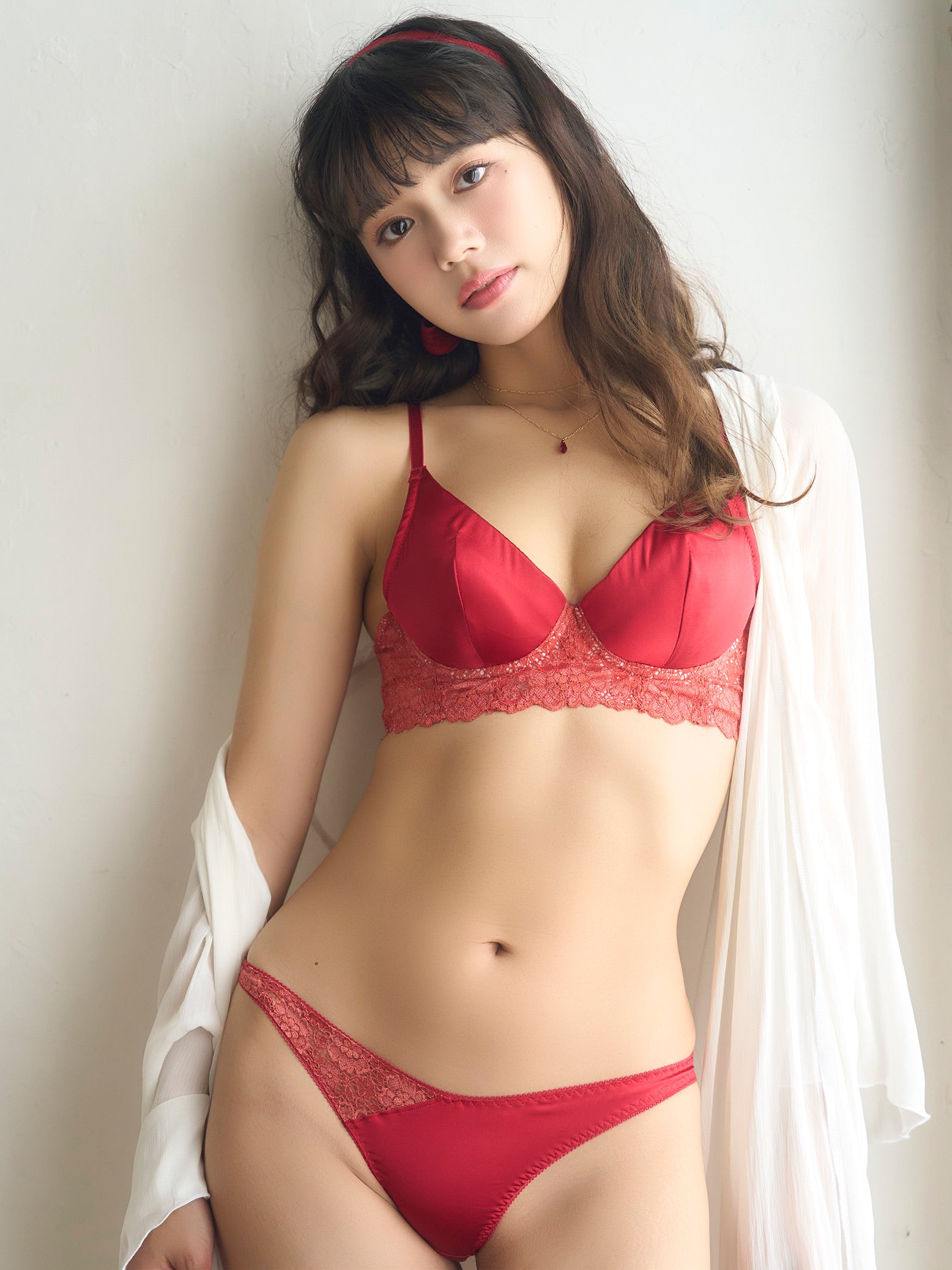 ルビーレースワイヤー入りブラ|大胆に、美しく