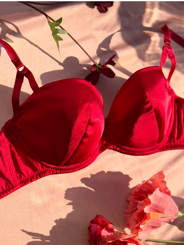 レッドガーネットサテンブラ